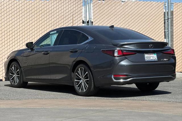 2025 Lexus ES 300h ES 300h