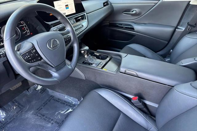2025 Lexus ES 300h ES 300h