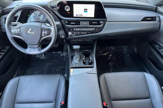 2025 Lexus ES 300h ES 300h