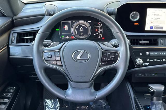 2025 Lexus ES 300h ES 300h