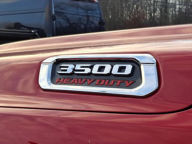 2024 Ram 3500 Chassis Cab Tradesman/SLT