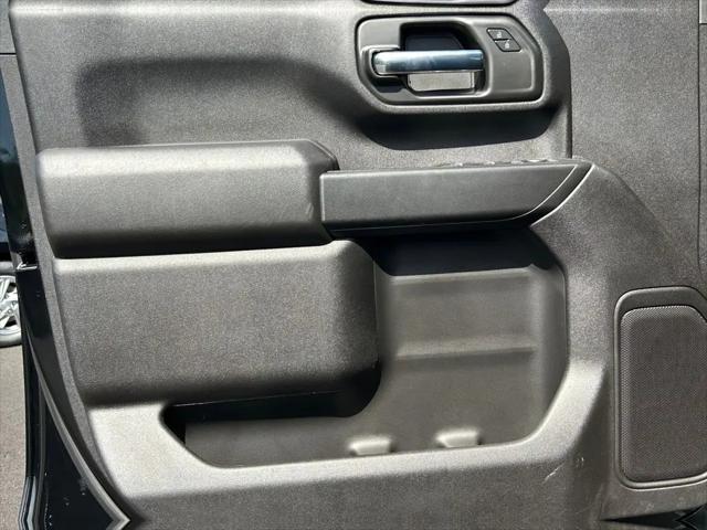 2025 GMC Sierra 2500HD 4WD Crew Cab Standard Bed Pro