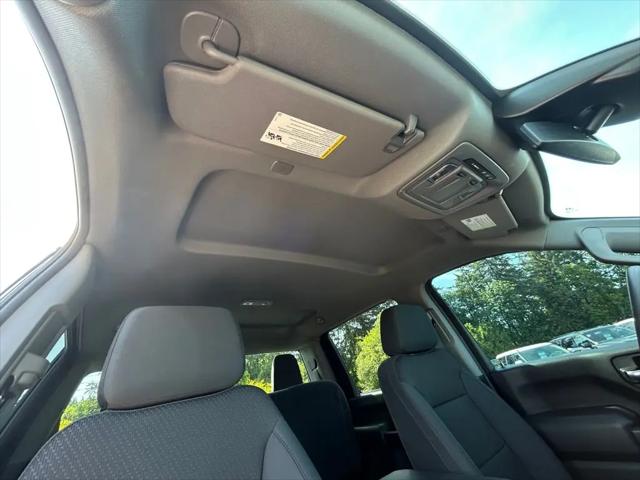 2025 GMC Sierra 2500HD 4WD Crew Cab Standard Bed Pro