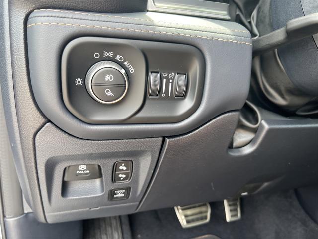 2025 Ram 1500 Tungsten Crew Cab 4x4 5'7" Box
