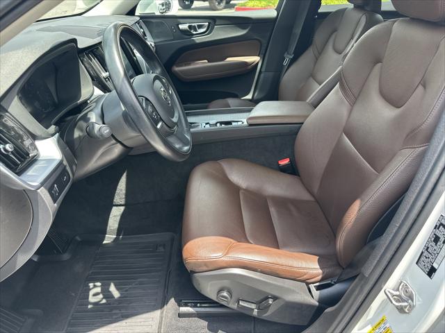 2020 Volvo XC60 T5 Momentum