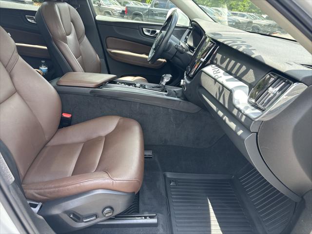 2020 Volvo XC60 T5 Momentum