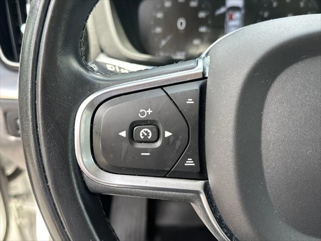 2020 Volvo XC60 T5 Momentum