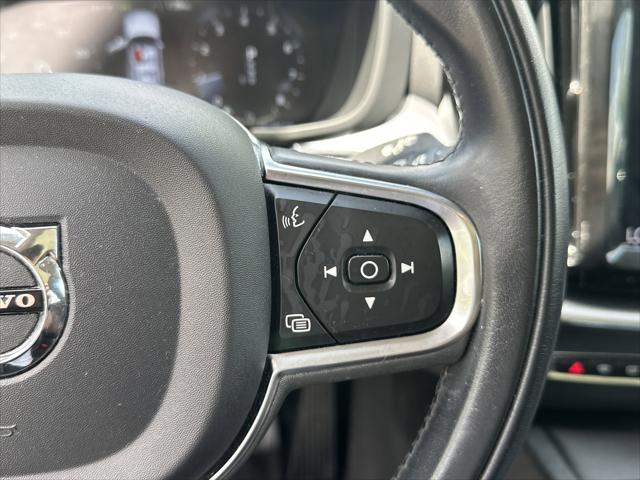 2020 Volvo XC60 T5 Momentum