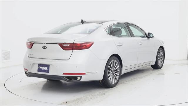 2017 Kia Cadenza Technology