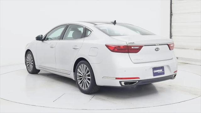 2017 Kia Cadenza Technology