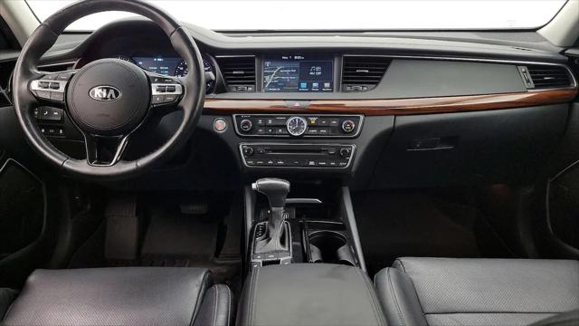 2017 Kia Cadenza Technology