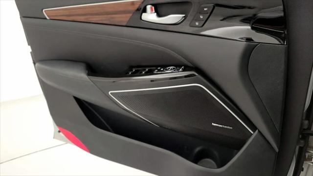 2017 Kia Cadenza Technology