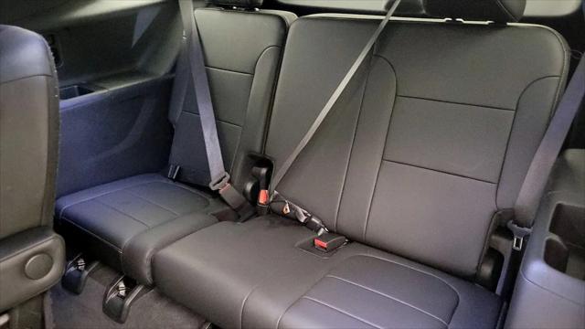 2023 Chevrolet Traverse AWD LT Leather
