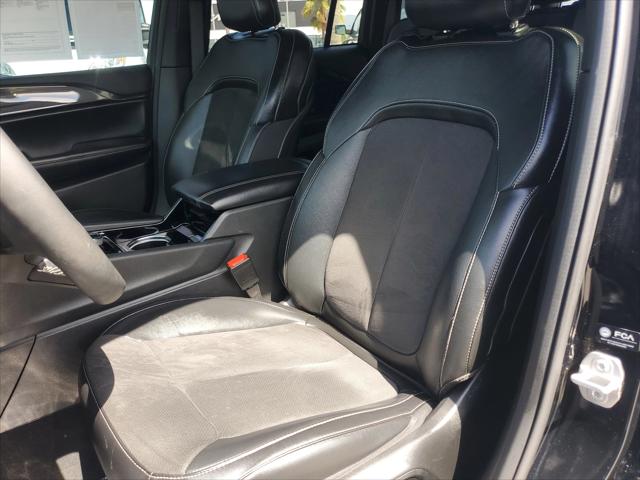 2023 Jeep Grand Cherokee Altitude 4x2