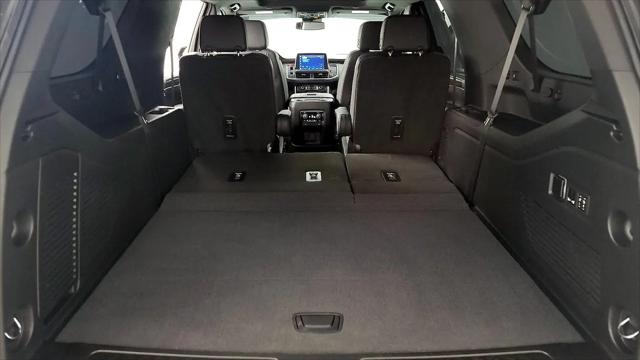 2024 Chevrolet Suburban 2WD LT