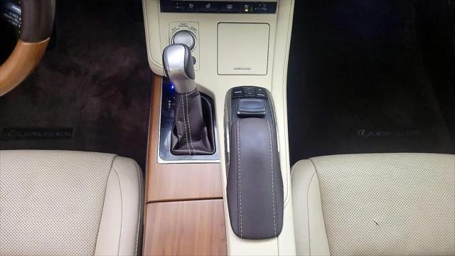 2017 Lexus ES 300h ES 300h