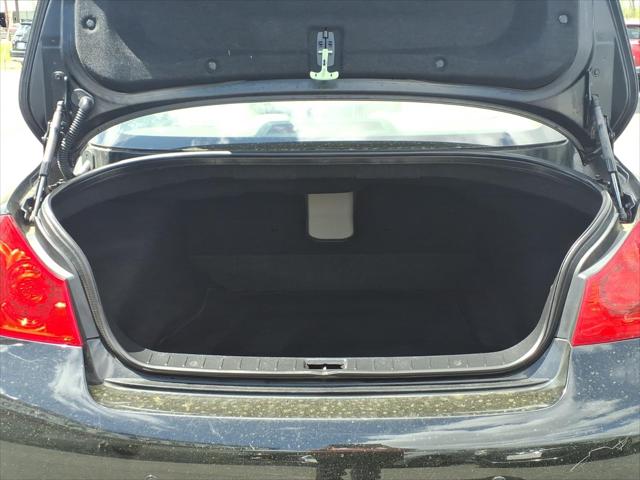 2012 INFINITI G37 x