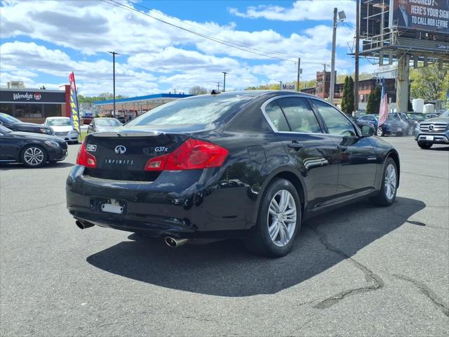 2012 INFINITI G37 x