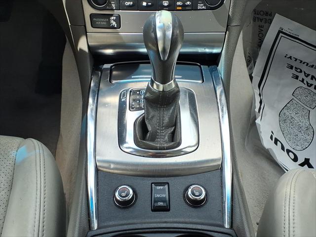 2012 INFINITI G37 x