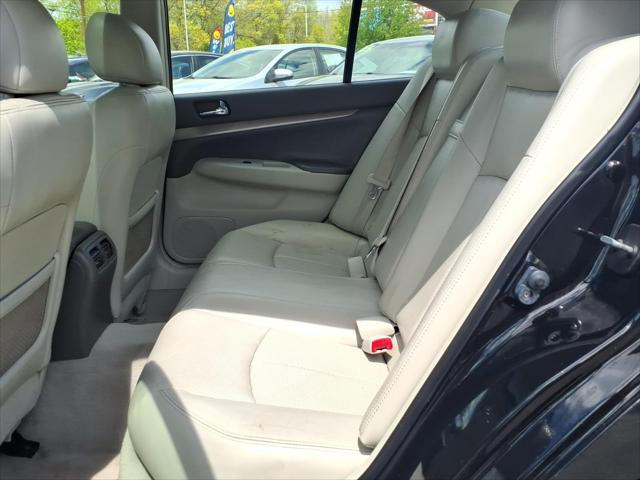 2012 INFINITI G37 x