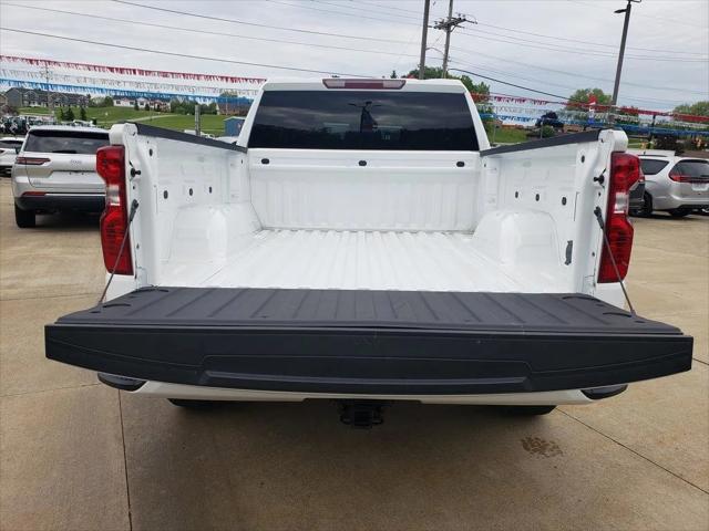 2023 Chevrolet Silverado 1500 4WD Double Cab Standard Bed Custom