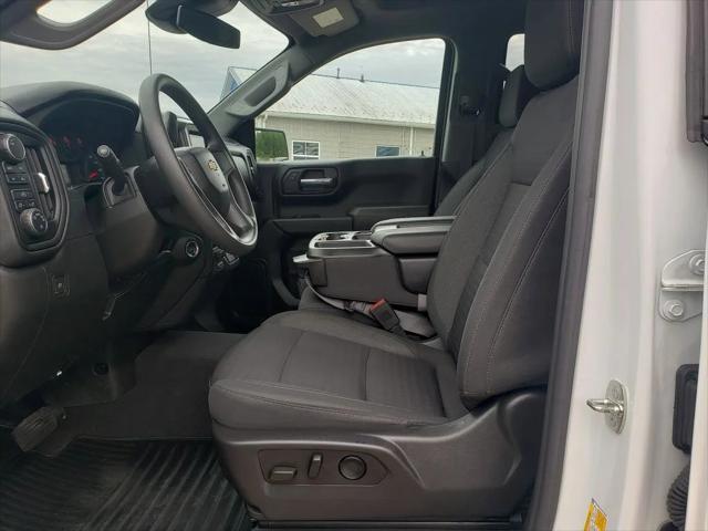 2023 Chevrolet Silverado 1500 4WD Double Cab Standard Bed Custom