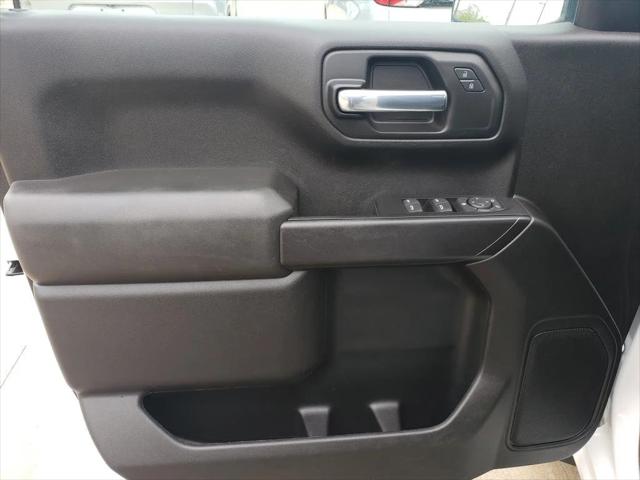 2023 Chevrolet Silverado 1500 4WD Double Cab Standard Bed Custom