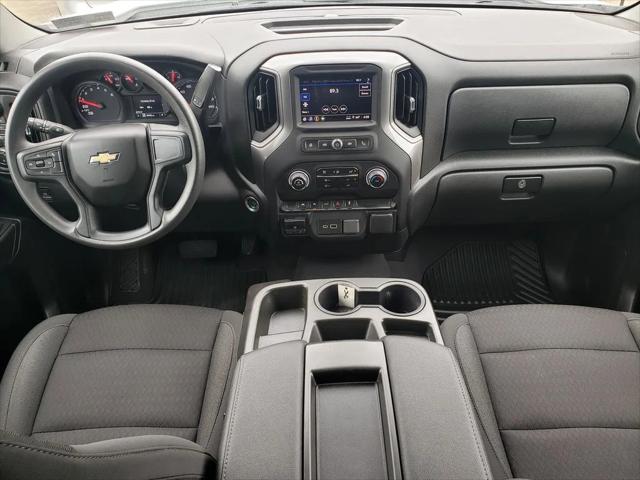 2023 Chevrolet Silverado 1500 4WD Double Cab Standard Bed Custom