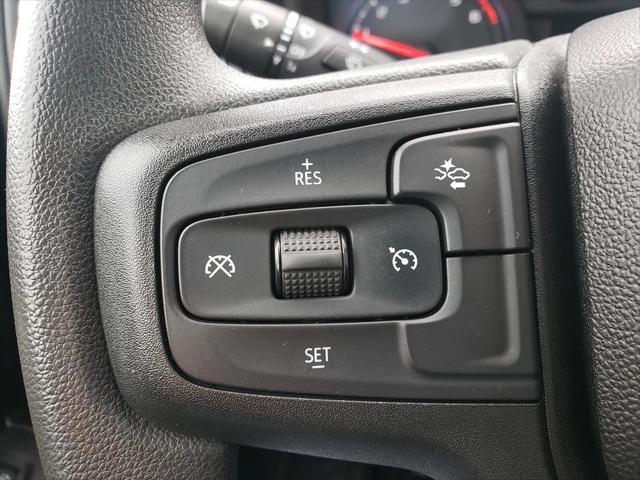 2023 Chevrolet Silverado 1500 4WD Double Cab Standard Bed Custom