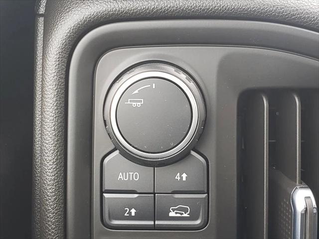 2023 Chevrolet Silverado 1500 4WD Double Cab Standard Bed Custom