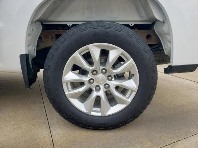 2023 Chevrolet Silverado 1500 4WD Double Cab Standard Bed Custom
