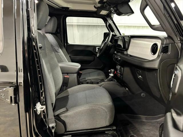 2025 Jeep Wrangler 4-Door Willys 4x4