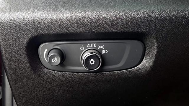 2023 Chevrolet Traverse AWD LT Leather