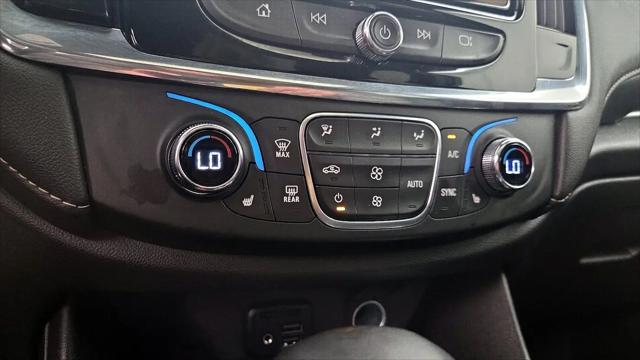 2023 Chevrolet Traverse AWD LT Leather