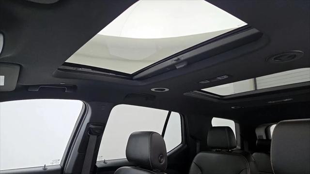 2023 Chevrolet Traverse AWD LT Leather