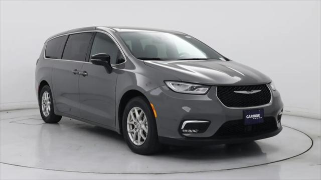 2025 Chrysler Pacifica Select for sale in Bakersfield, CA