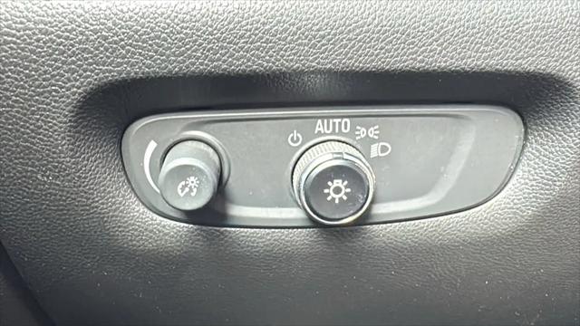 2023 Chevrolet Traverse AWD LT Cloth