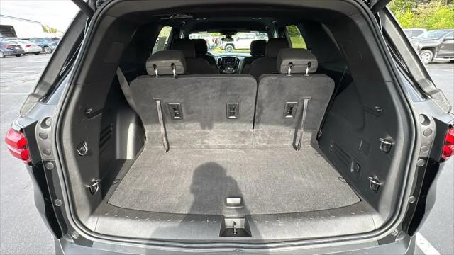 2023 Chevrolet Traverse AWD LT Cloth