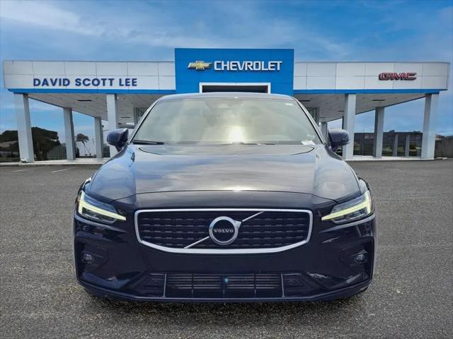2020 Volvo S60 T5 R-Design