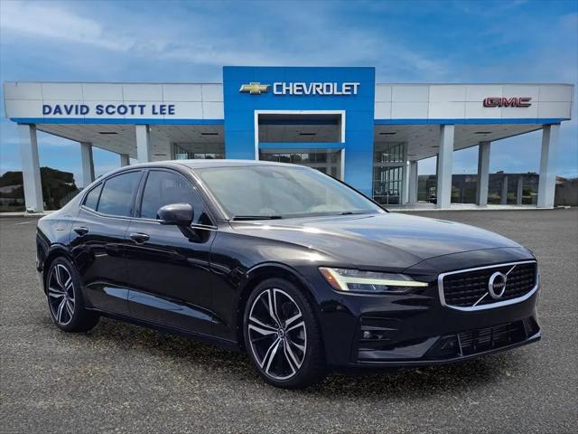 2020 Volvo S60 T5 R-Design