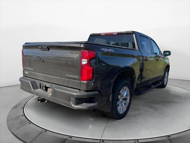 2022 Chevrolet Silverado 1500 4WD Crew Cab Short Bed Custom