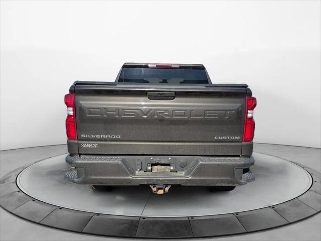 2022 Chevrolet Silverado 1500 4WD Crew Cab Short Bed Custom