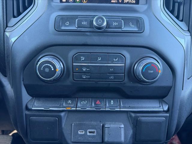 2022 Chevrolet Silverado 1500 4WD Crew Cab Short Bed Custom