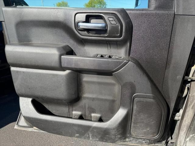 2022 Chevrolet Silverado 1500 4WD Crew Cab Short Bed Custom