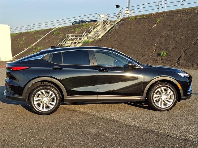 2025 Buick NV Preferred FWD