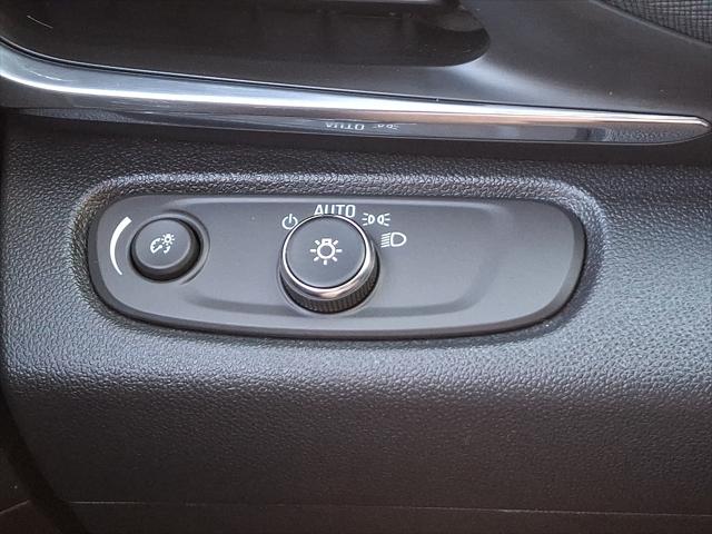 2025 Buick NV Preferred FWD