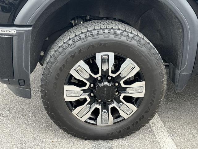 2025 GMC Sierra 2500HD 4WD Crew Cab Standard Bed Denali
