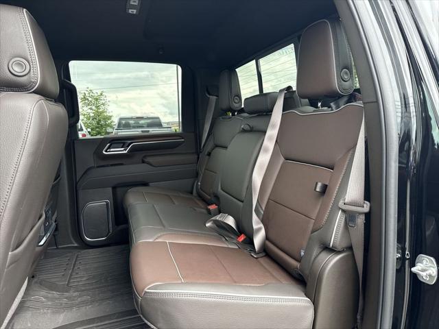 2025 GMC Sierra 2500HD 4WD Crew Cab Standard Bed Denali