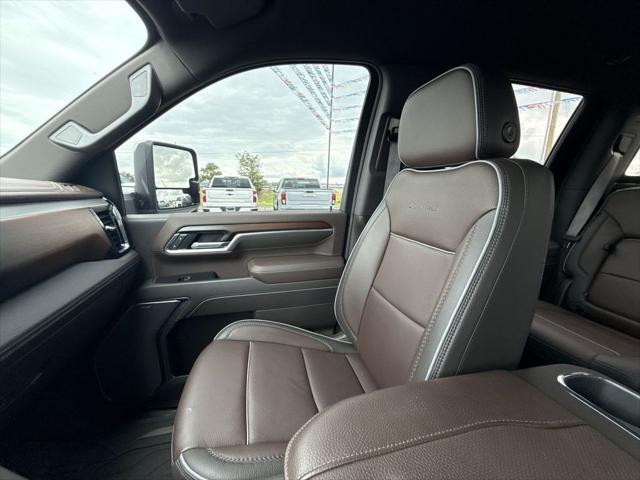 2025 GMC Sierra 2500HD 4WD Crew Cab Standard Bed Denali