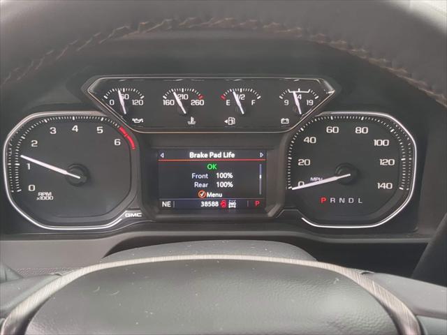 2022 GMC Sierra 1500 Limited 4WD Crew Cab Short Box AT4